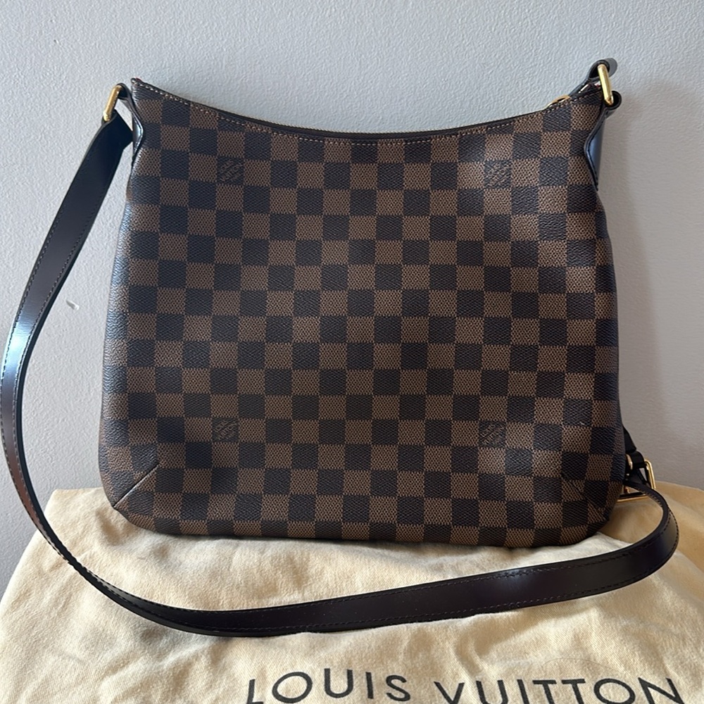 Louis Vuitton Damier Crossbody - Picture 8 of 16